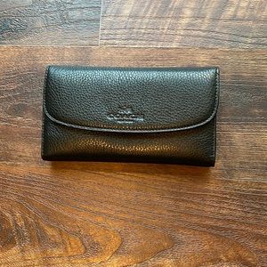 Coach Pebbled Leather Checkbook Wallet F52715, Black